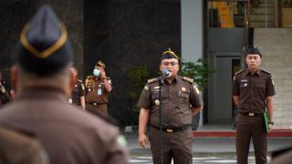 Koordinator Bidang Tindak Pidana Umum Kejaksaan Tinggi Riau Jadi Penerima Apel Kerja Pagi